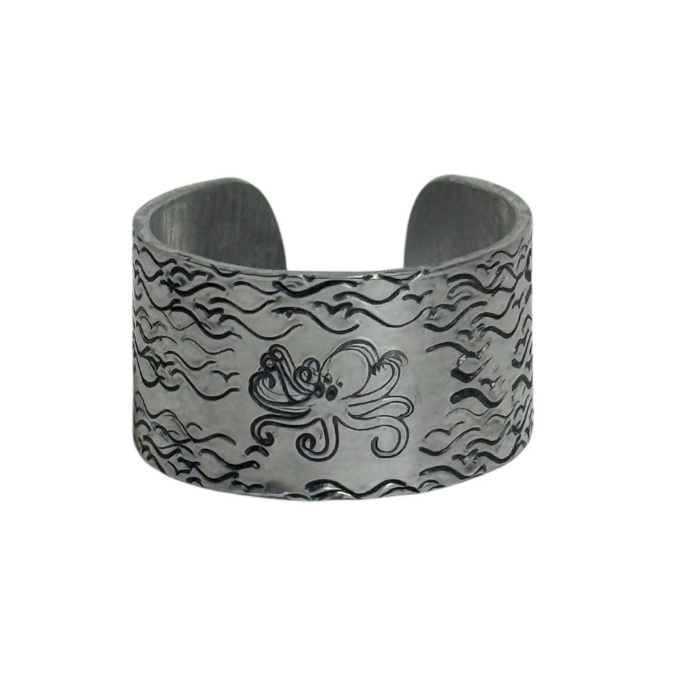 Handmade Octopus design silver aluminum hypoallergenic adjustable cuff ring - Picture 4 of 9